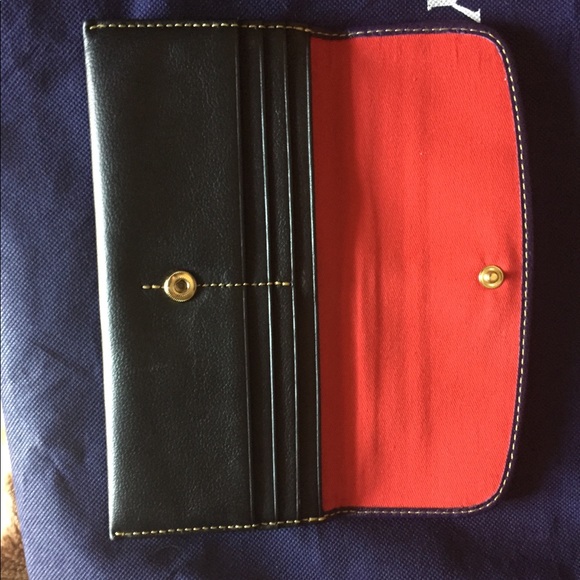 ***SOLD*** Dooney & Bourke Sophie Hobo - Picture 6 of 8